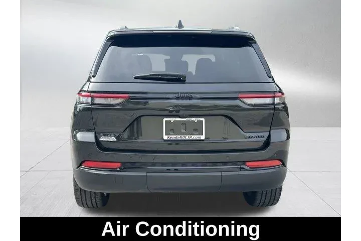 $37996 : Jeep Grand Cherokee 2024 4x2 image 9