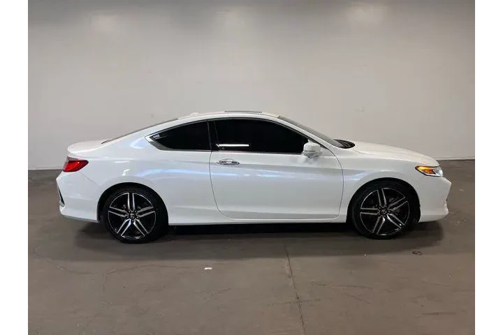 $20851 : Honda Accord 2017 Touring 2d image 2