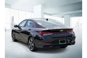 $17888 : Hyundai ELANTRA 2023 SEL 4dr thumbnail