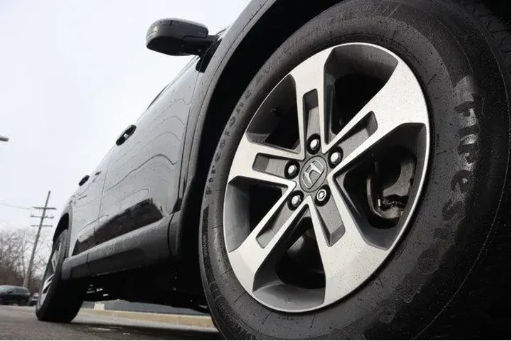 $35349 : Honda Pilot 2024 AWD EX-L 4d image 9