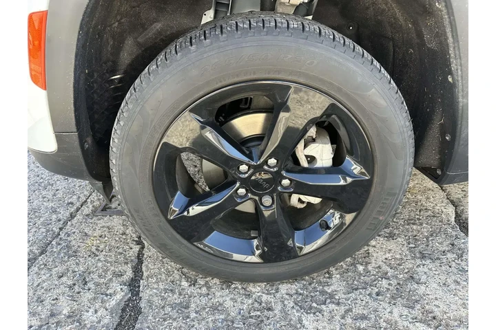 $29985 : Jeep Grand Cherokee 2023 4x4 image 8