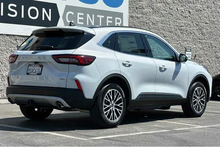$35575 : Ford Escape Plug-In Hybrid 2 image 3