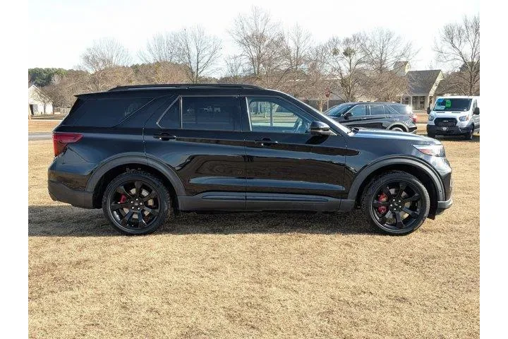$32971 : Ford Explorer 2021 AWD ST 4d image 2