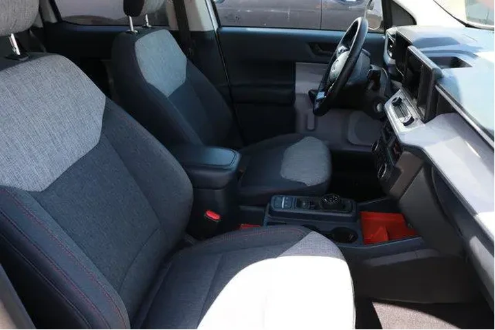 $28106 : Ford Maverick 2023 AWD XL 4d image 6