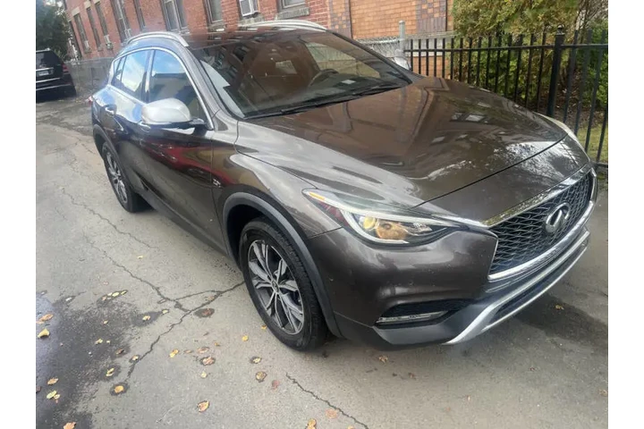 $14999 : 2017 QX30 Premium image 9