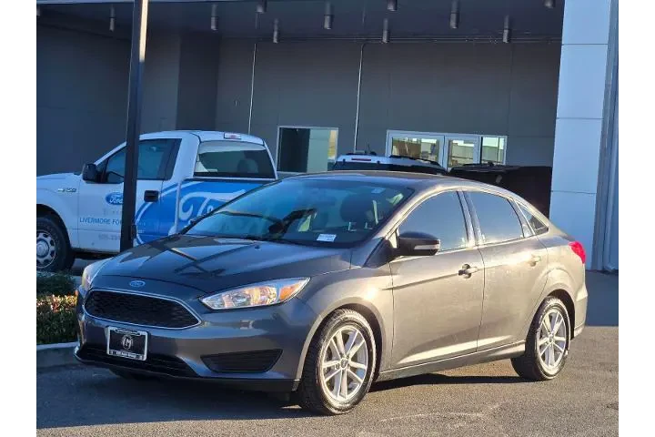 $9999 : Ford Focus 2017 SE 4dr Sedan image 8