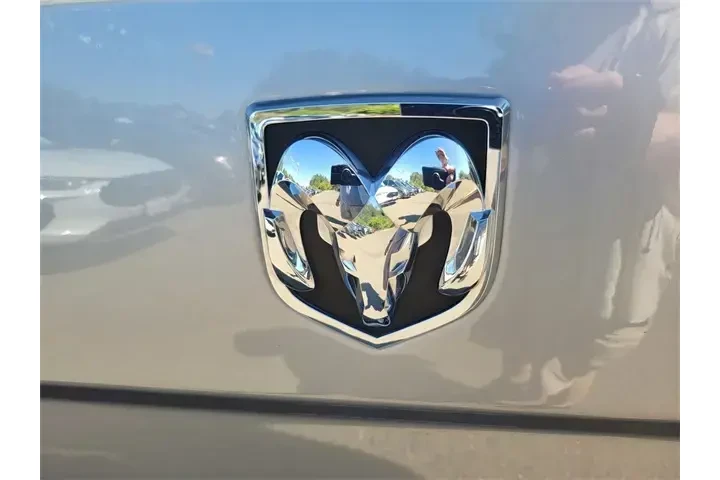 $28889 : Ram 1500 Classic 2023 4x4 Tr image 7