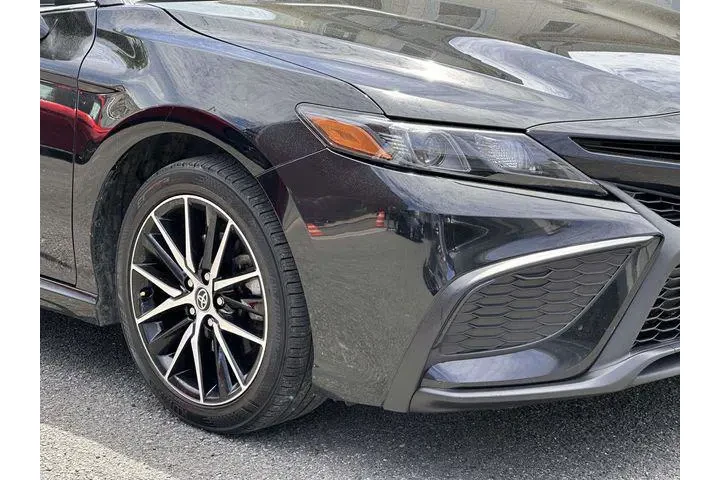 $24395 : Toyota Camry 2024 SE 4dr Sed image 1