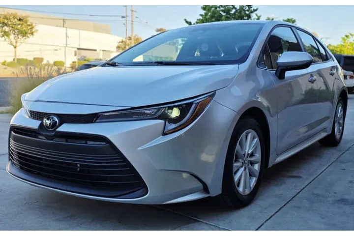 $18950 : 2025 Corolla LE image 10