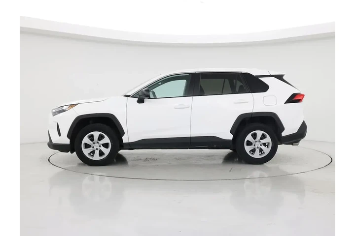 $26998 : Toyota RAV4 2024 AWD LE 4dr image 3