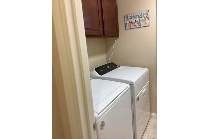 $950 : Cuarto Amueblados(Listos)+Wifi image 5