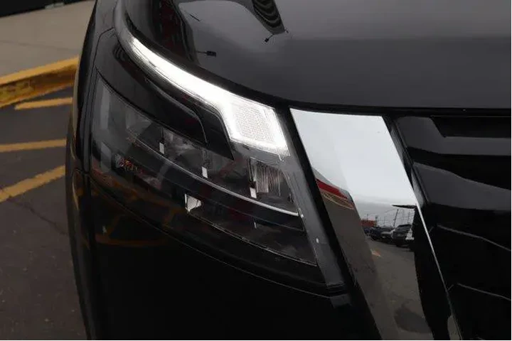 $36788 : Nissan Pathfinder 2025 AWD S image 10