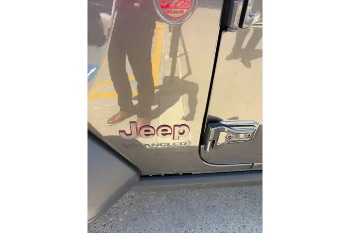 $37721 : Jeep Wrangler Unlimited 2022 image 3