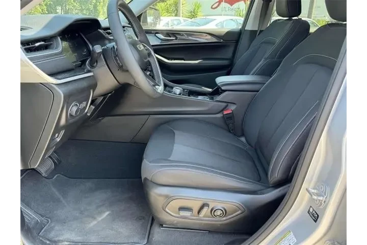 $31246 : Jeep Grand Cherokee L 2023 4 image 3