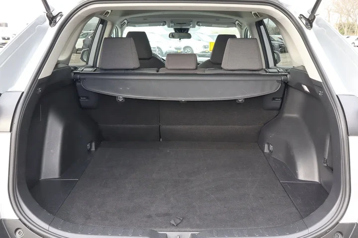 $25988 : 2024 RAV4 XLE FWD image 9