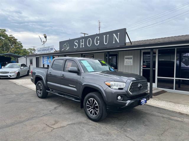 $28150 : 2019 Tacoma SR5 V6 image 2