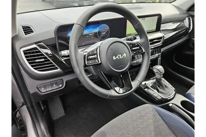 $23990 : Kia Seltos 2024 AWD S 4dr SU image 4