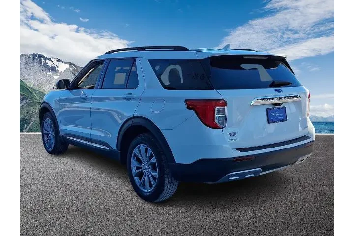 $34997 : Ford Explorer 2023 AWD XLT 4 image 4