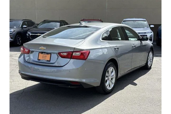 $19600 : Chevrolet Malibu 2025 LT 4dr image 3