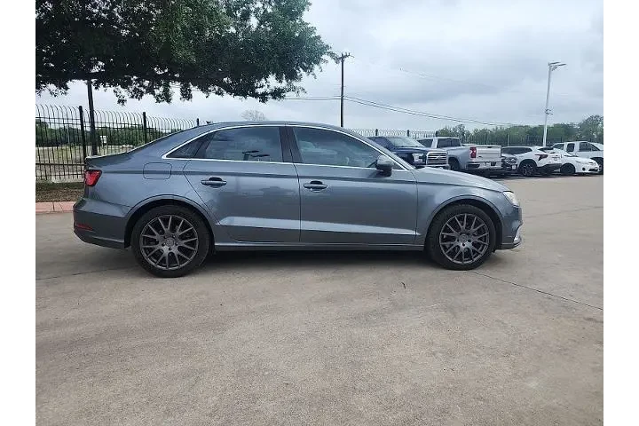 $16998 : Audi A3 2019 Titanium 40 TFS image 4