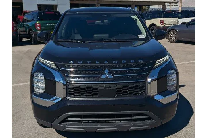 $20999 : Mitsubishi Outlander 2023 ES image 6