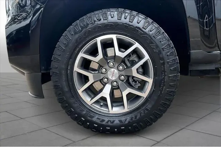 $31847 : GMC Canyon 2022 4x4 AT4 4dr image 10