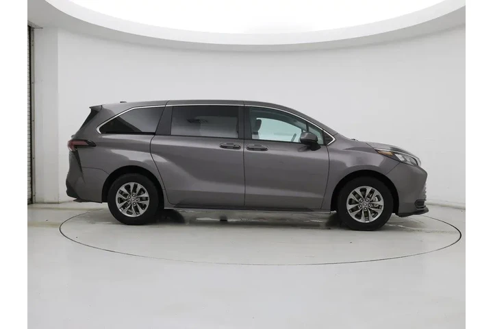 $35998 : Toyota Sienna 2024 LE 8-Pass image 7
