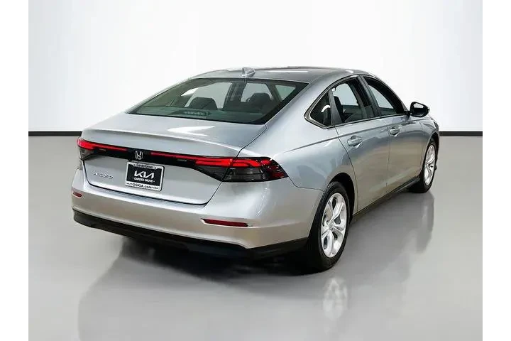 $25359 : Honda Accord 2025 LX 4dr Sed image 7