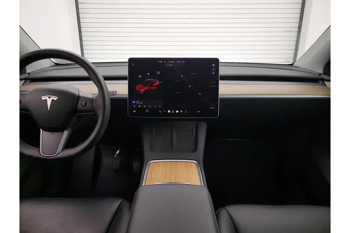 $33998 : Tesla Model Y 2023 AWD Long image 9