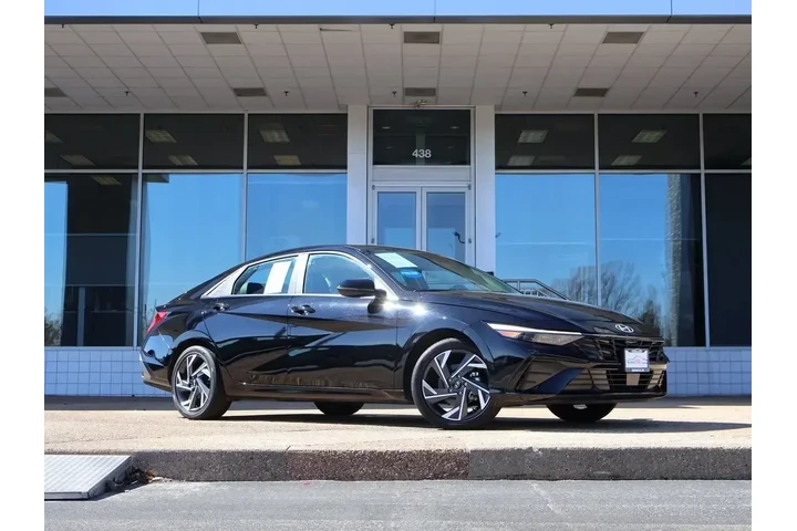 $23289 : Hyundai ELANTRA Hybrid 2024 image 2