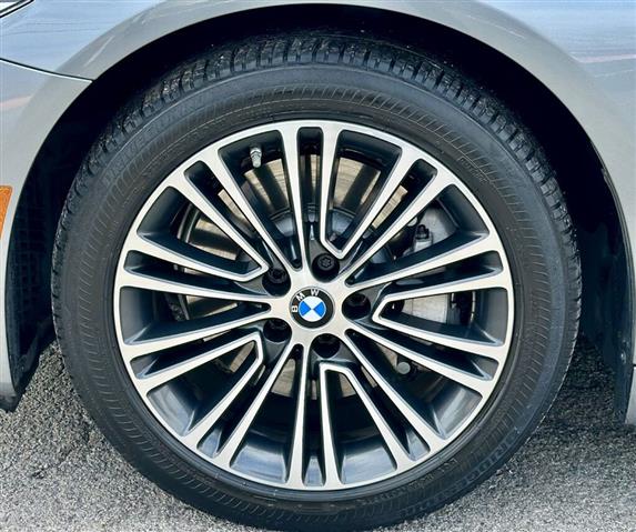 $22031 : 2017 BMW 5 Series 530i image 10