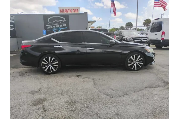 $10900 : 2020 Altima 2.0 Platinum image 6