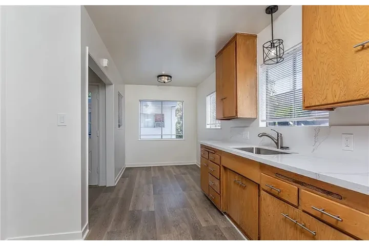 $1450 : Beautiful 1 bedroom Apt in LA image 5
