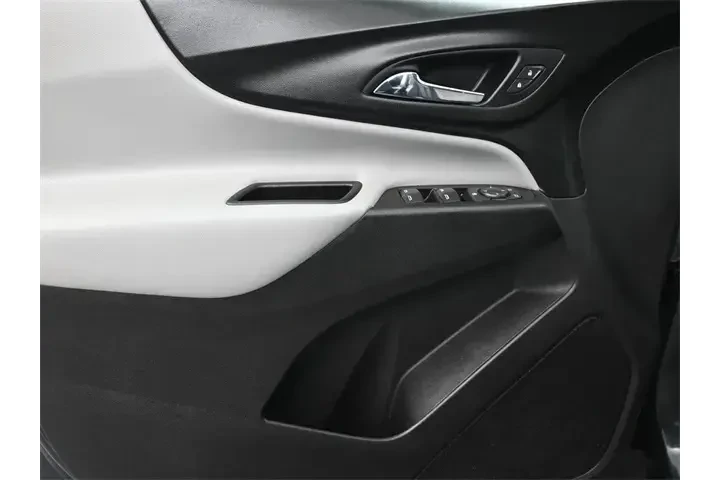 $17576 : Chevrolet Equinox 2021 LS 4d image 8