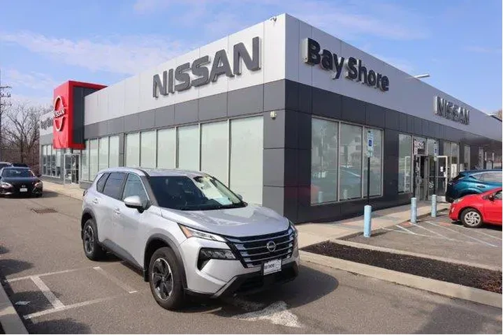 $23502 : Nissan Rogue 2025 AWD SV 4dr image 2