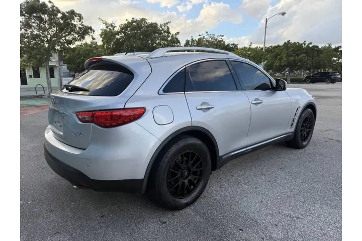 $13995 : 2017 QX70 image 7