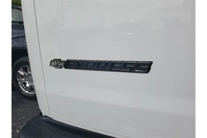$15490 : Chevrolet Express 2019 2500 image 5