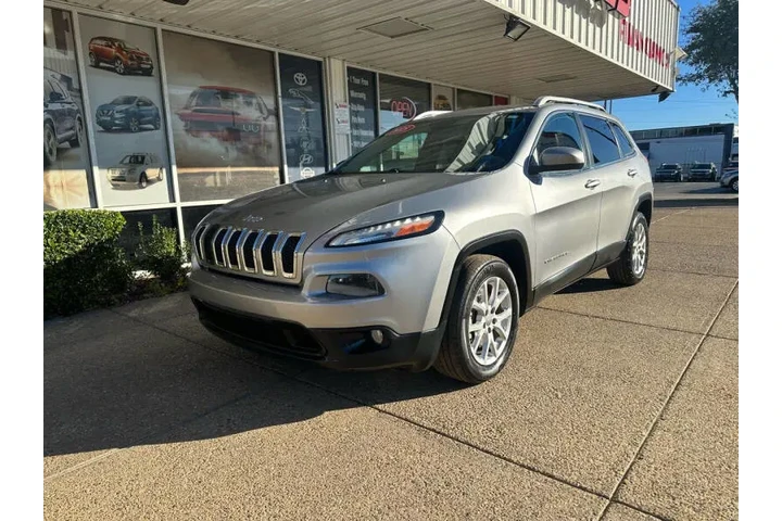 $12499 : 2015 Cherokee Latitude image 5