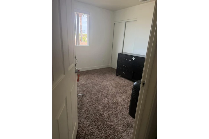 $900 : Cuarto disponible image 1