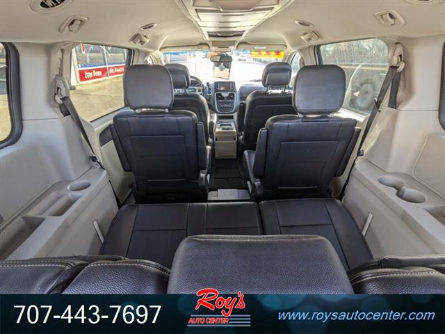 $7995 : 2014 Town & Country Touring V image 9