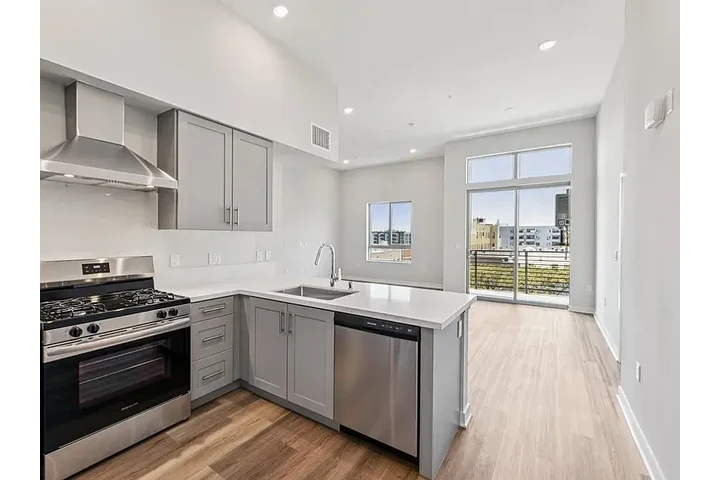 $2200 : apartment for rent image 1