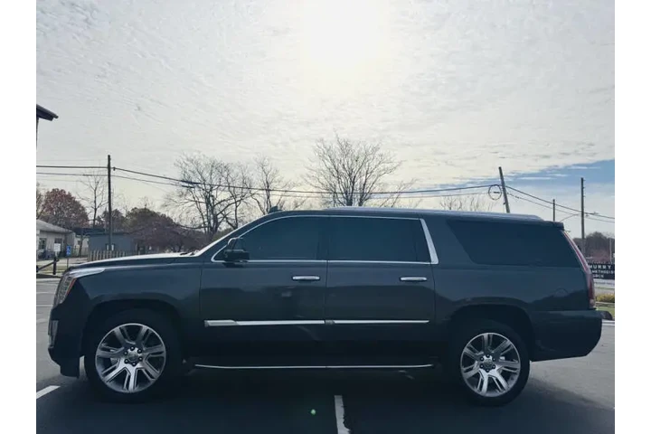 $21999 : 2017 Escalade ESV Luxury image 7