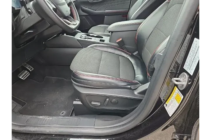 $22983 : Ford Escape 2024 ST-Line 4dr image 5