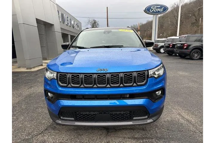 $33390 : Jeep Compass 2026 4x4 Limite image 2