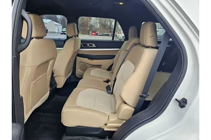 $10500 : Ford Explorer 2017 XLT 4dr S image 10