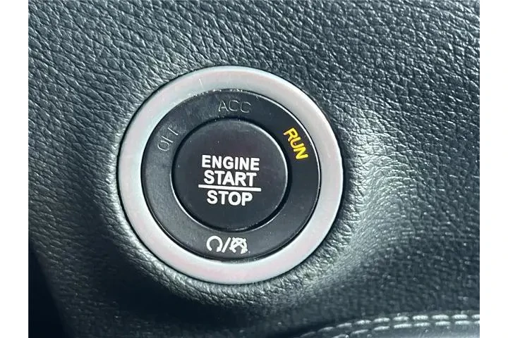 $23999 : Dodge Challenger 2021 SXT 2d image 7