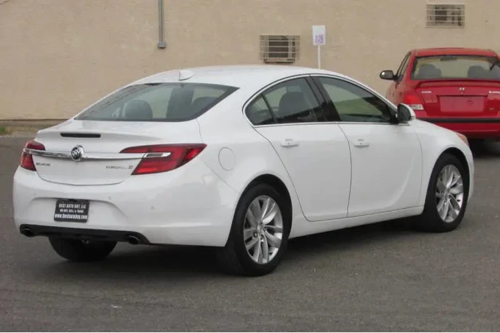 $8995 : 2016 Regal Premium I image 7