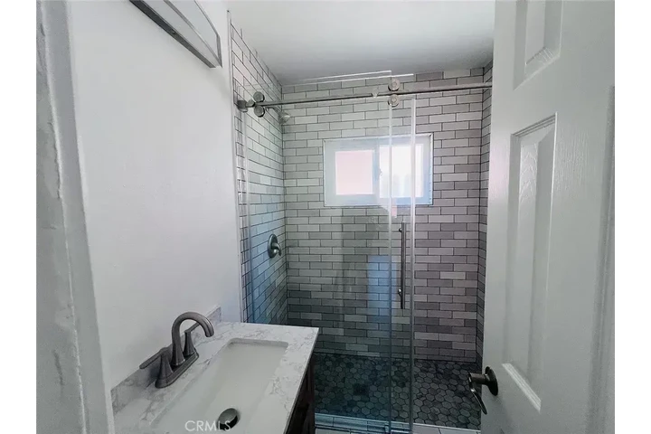 $1550 : Huntington Park - 3 Bed / 1 image 5
