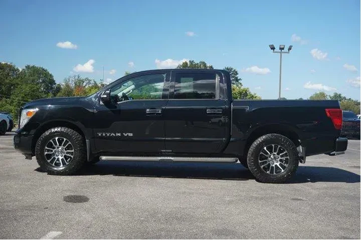 $27990 : Nissan Titan 2020 4x4 SV 4dr image 6