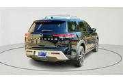 $33212 : Nissan Pathfinder 2023 Plati thumbnail